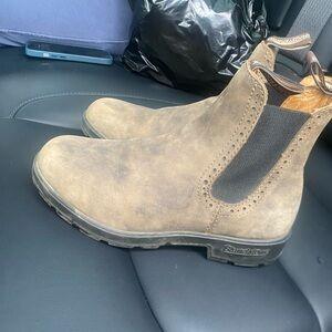 Blundstone Men's Brown Chelsea Boot - Rugged Slip-On Work Boot